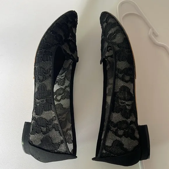 Manolo Blahnik Black Lace Flats Shoes Slip On Feminine Sheer Size 37 1/2- US 7.5