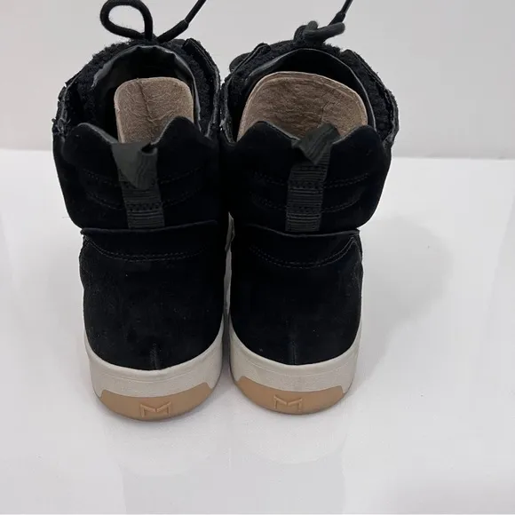 Marc Fisher “Mally” Women’s Suede Ankle Casual And Fashion Sneakers size 9 M