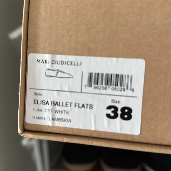 Mari Giudicelli Elisa off-white leather ballet flat size 38 like-new with box