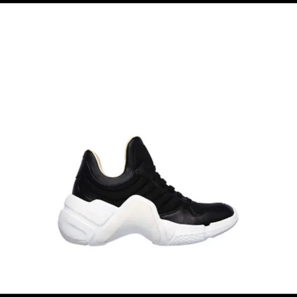 Mark Nason Neo Block Leather Women’s Sneakers Size 9 NWT
