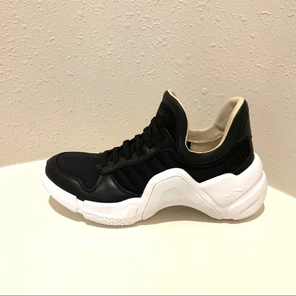 Mark Nason Neo Block Leather Women’s Sneakers Size 9 NWT