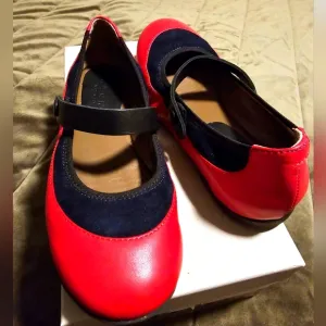 MARNI girls flats. Size 32. Used