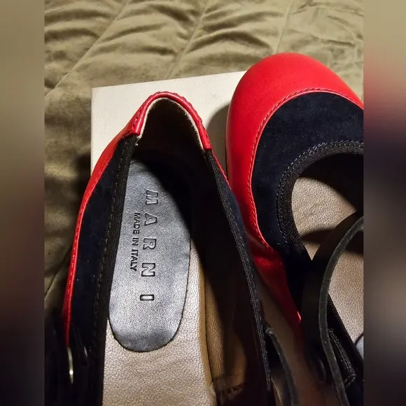MARNI girls flats. Size 32. Used