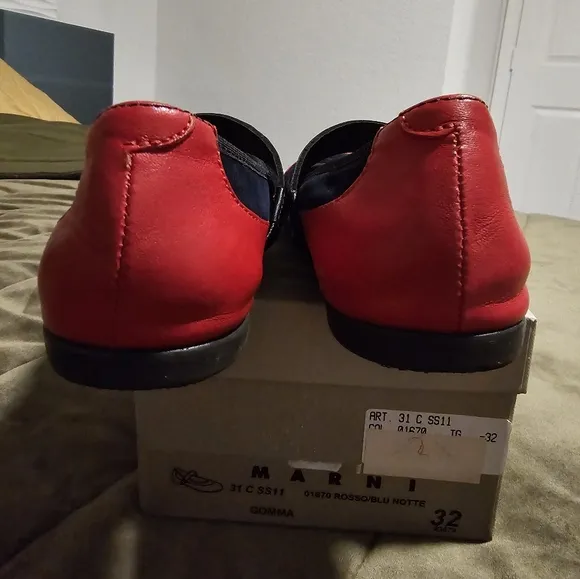 MARNI girls flats. Size 32. Used