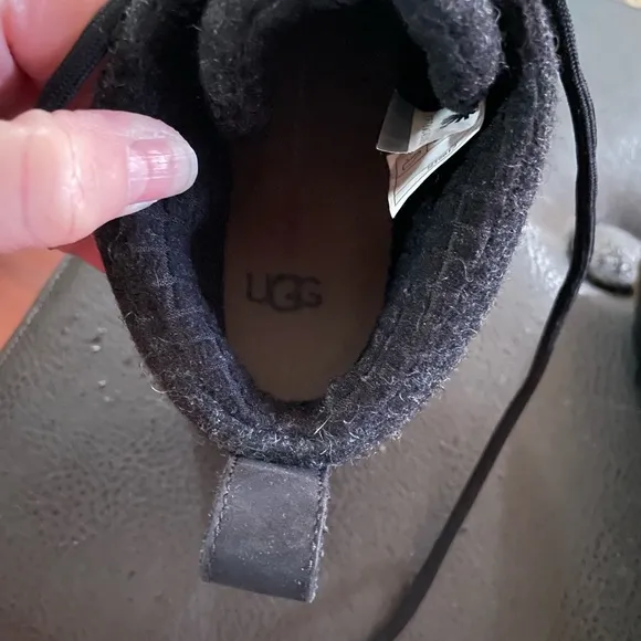 Men Ugg Olivert Waterproof Hiking Boots Size 7 black leather wool fleece lace up
