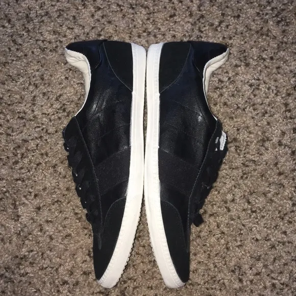 Men’s Fashion Sneakers Sz 9