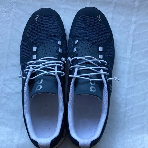 Men’s On Running Cloud Sneakers - Navy.