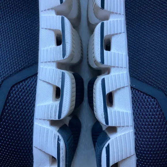 Men’s On Running Cloud Sneakers - Navy.