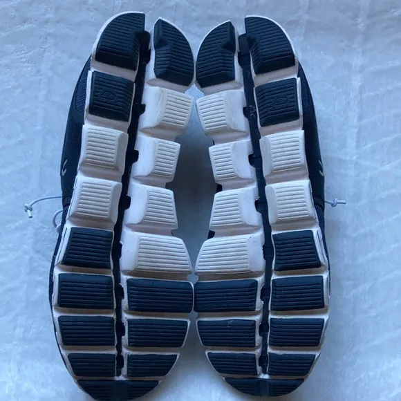 Men’s On Running Cloud Sneakers - Navy.