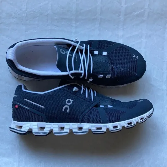 Men’s On Running Cloud Sneakers - Navy.