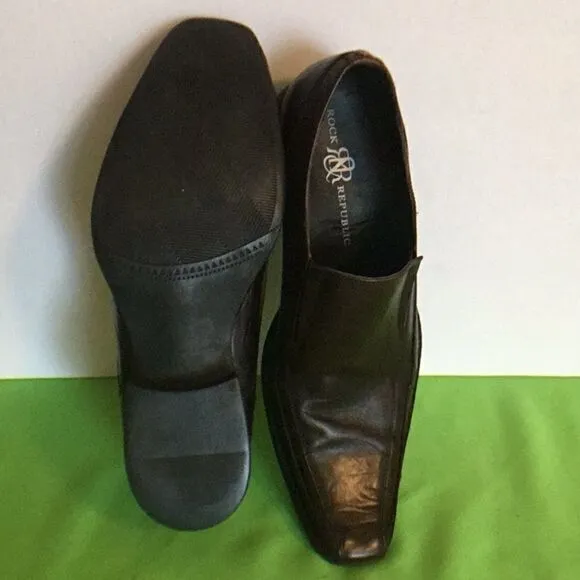 Men’s ROCK REPUBLIC brown slip ons in size 9 1/2 M