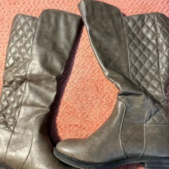 MIA Brown Over the Knee Boots with Quilted Texture SZ 8.5 Tall Block Heel Zipper
