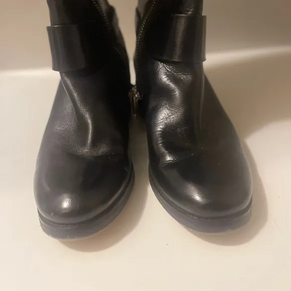 Michael Kors Fulton harness nice boots good condition Buy it before the cold