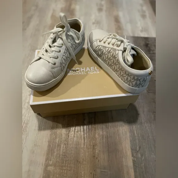 Michael Michael Kors girls shoes