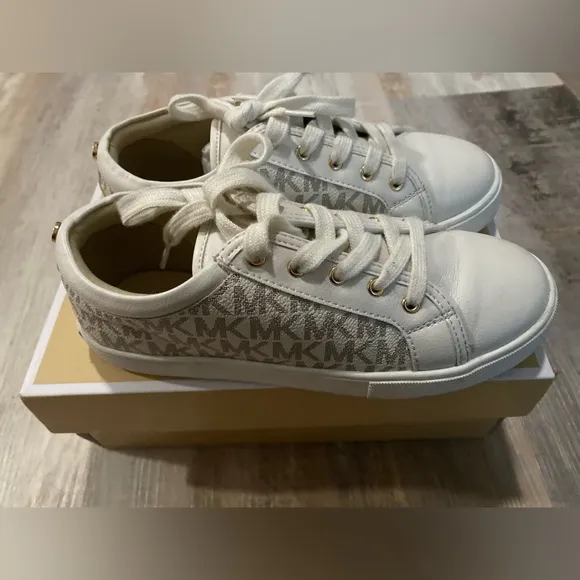 Michael Michael Kors girls shoes