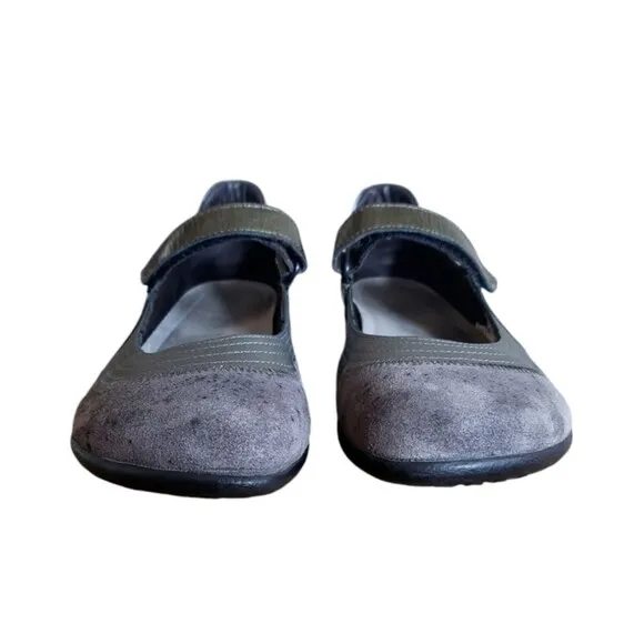 NAOT Kirei Suede Mary Jane Flats Comfort Shoes Gray women's Size 9 EUR 40