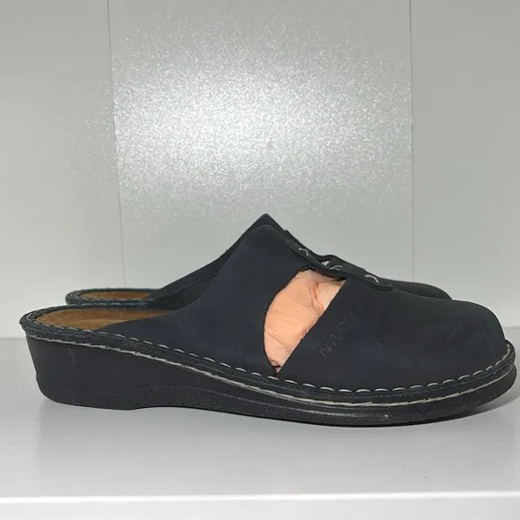 NAOT navy blue leather mule slides arch support comfort shoe slip on mary Janes