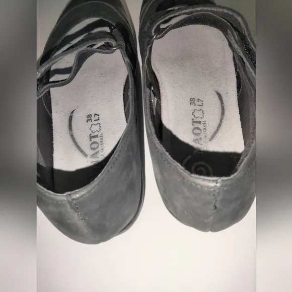 Naot (Size EU 38/7-7.5) Black Leather Mary Jane Mule Slip-on Flats