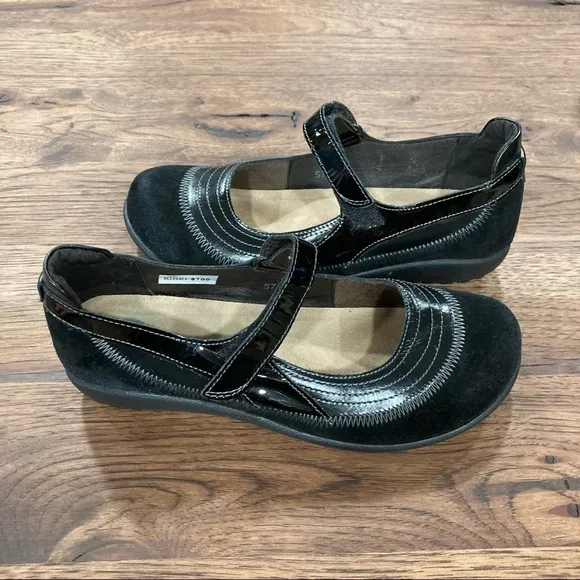 Naot sz 37 Kirei black suede maryjane flats GUC