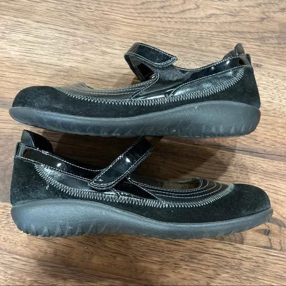 Naot sz 37 Kirei black suede maryjane flats GUC