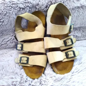 Naot Utopia Lamego cream and brown buckled adjustable sandals slip on size 39/9