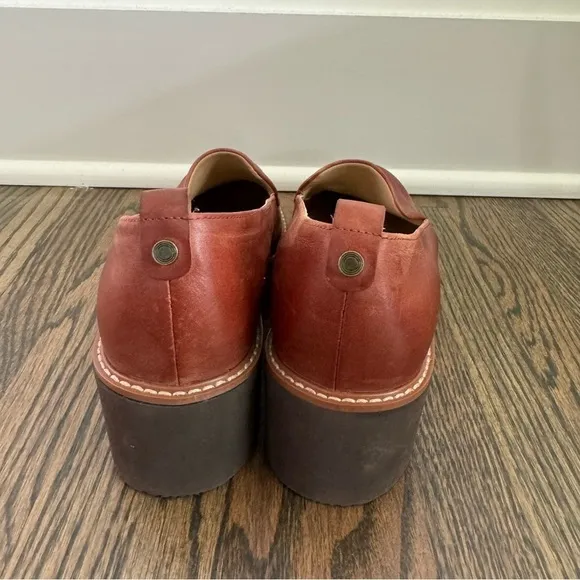 Naturalizer Darry Lug Sole Brown Leather Loafers size 7.5