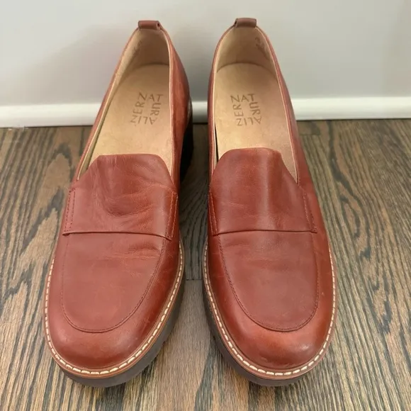 Naturalizer Darry Lug Sole Brown Leather Loafers size 7.5