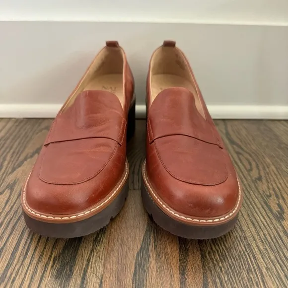 Naturalizer Darry Lug Sole Brown Leather Loafers size 7.5