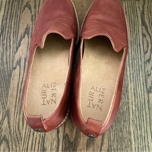 Naturalizer Darry Lug Sole Brown Leather Loafers size 7.5