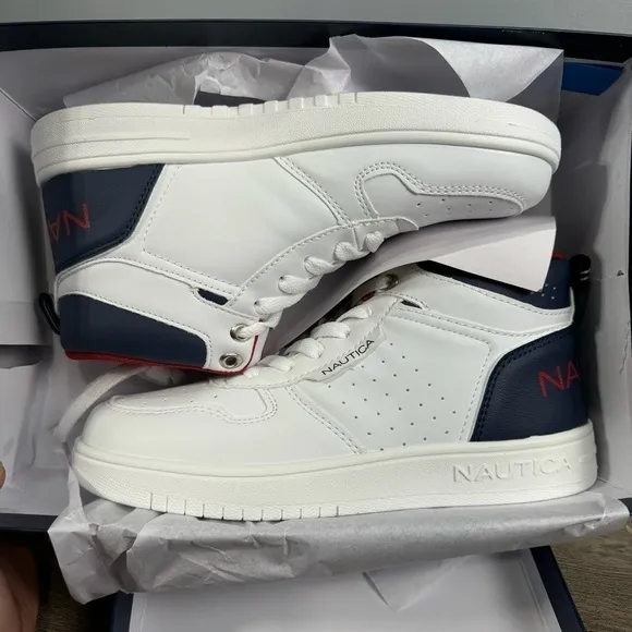 NAUTICA Kids Lace-Up Fashion Sneakers Size 4 # Box H373
