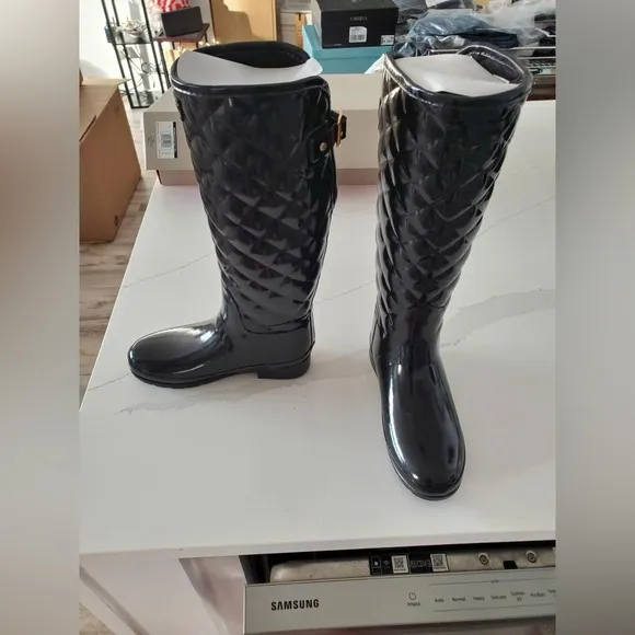 NEW $230 Hunter Refined Gloss Quilt Tall Rain Boots Black waterproof Sz 6
