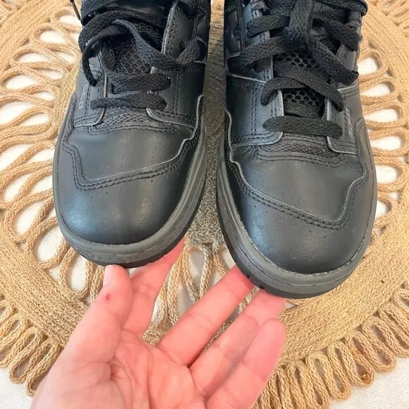 New Balance 550 Triple Black Sneakers Size 6 GSB550BB