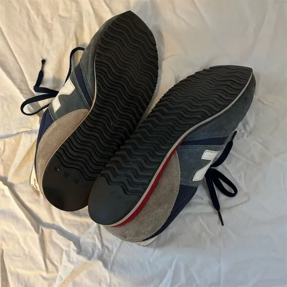 New Balance Men's Blue Low Top Sneakers Size 9.5 US Casual Shoes