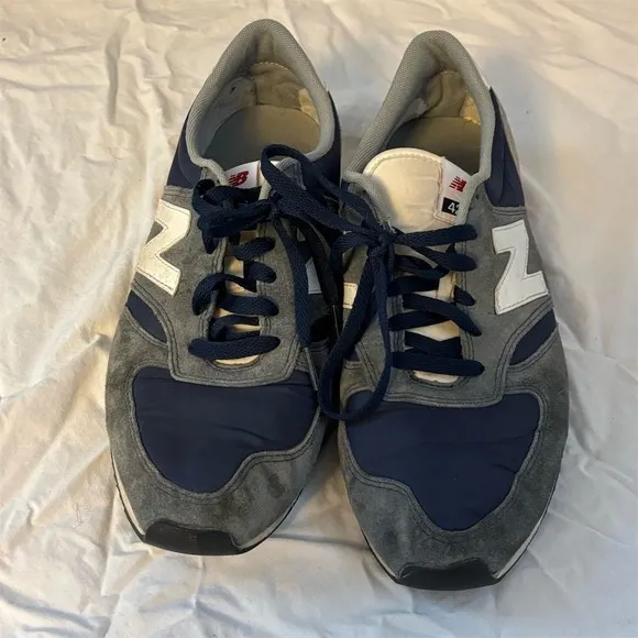 New Balance Men's Blue Low Top Sneakers Size 9.5 US Casual Shoes