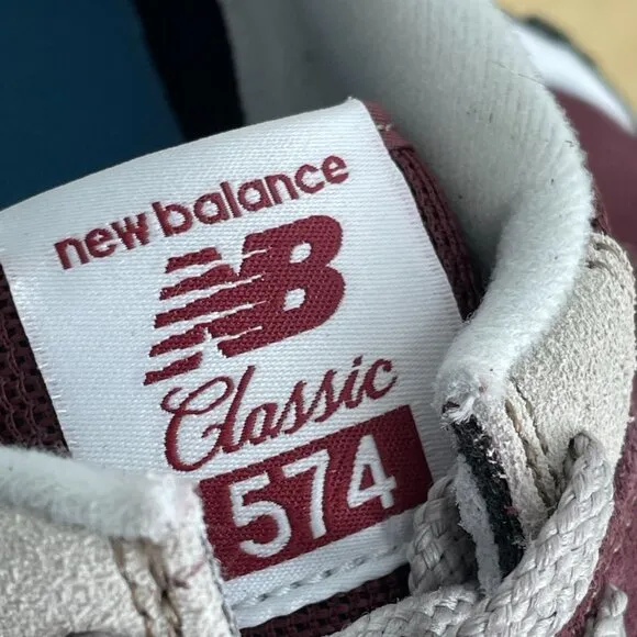 New Balance Womens 574 V3 Sneaker, Burgundy/White, 8.5 US NWB S035