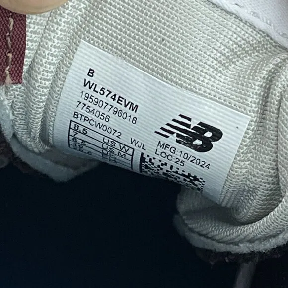 New Balance Womens 574 V3 Sneaker, Burgundy/White, 8.5 US NWB S035
