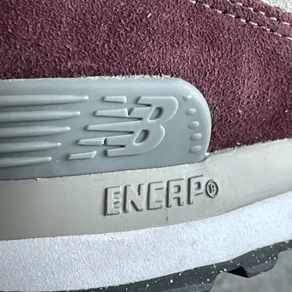 New Balance Womens 574 V3 Sneaker, Burgundy/White, 8.5 US NWB S035