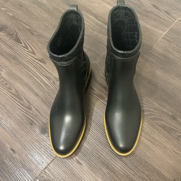 New Bernardo Zora Quilted Rain Boots
