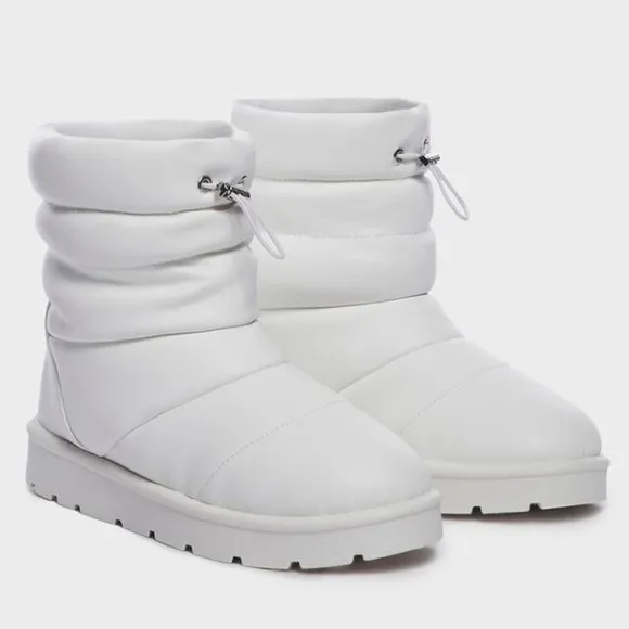 New Boutique Puffer Boots