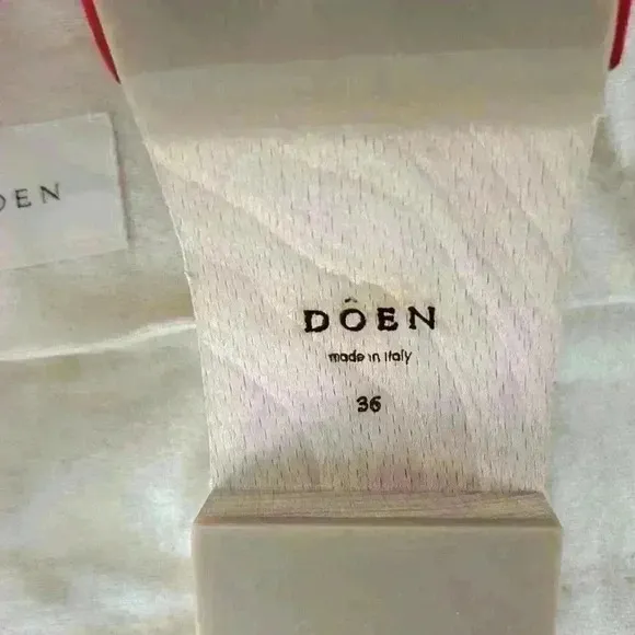New DÔEN   Mercata Red Leather Strap Logo Buckle Clog Sandals Slides Size 36