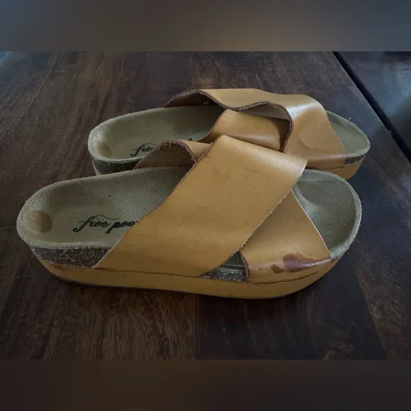 NEW Free People Sidelines Flatform Slides in Honey