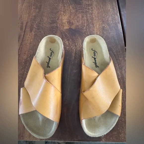 NEW Free People Sidelines Flatform Slides in Honey