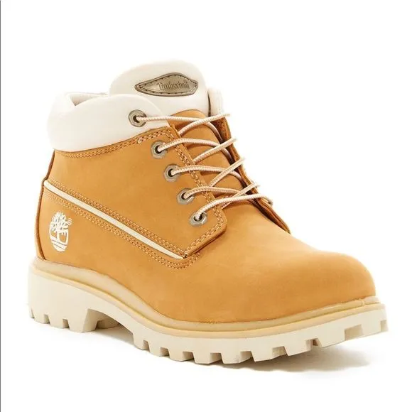 New in box Timberland' 5-Eye Leather Chukka Boot wheat size 7