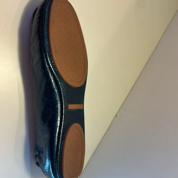 NEW IN BOX Tory Burch Minnie Travel Ballet Flats. Size 7.5 Metallic blue