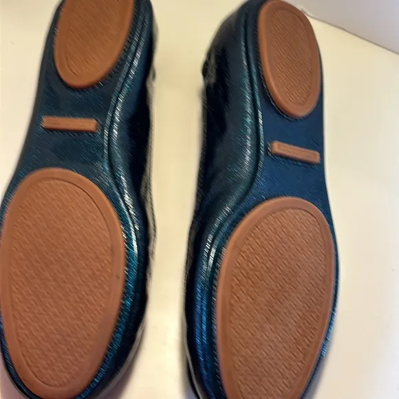 NEW IN BOX Tory Burch Minnie Travel Ballet Flats. Size 7.5 Metallic blue