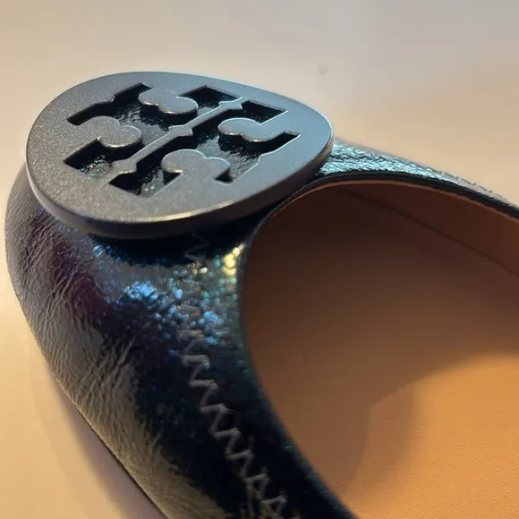 NEW IN BOX Tory Burch Minnie Travel Ballet Flats. Size 7.5 Metallic blue