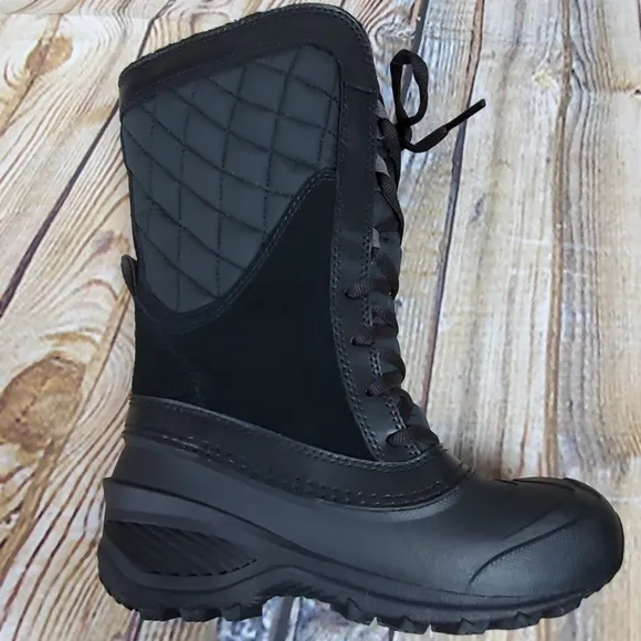 New in box Youth Thermoball Shelista Boots