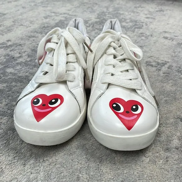 New Lola   The Boys Lace Up With Zip Fashion Sneakers Hearts Sz 37