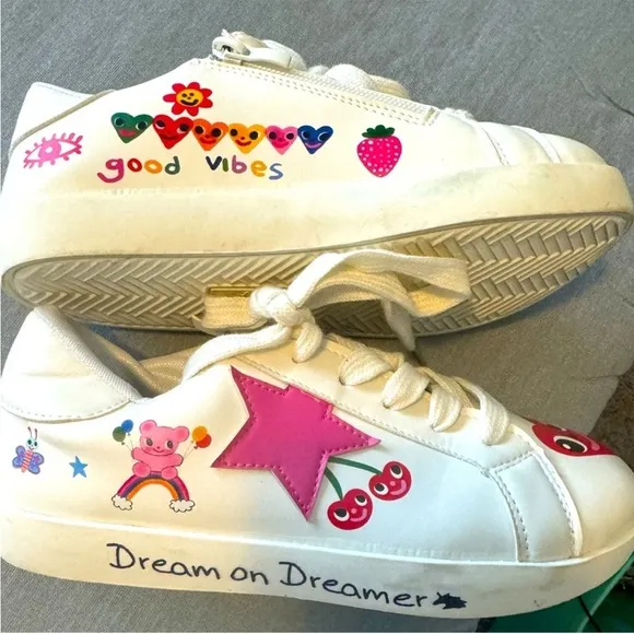New Lola   The Boys Lace Up With Zip Fashion Sneakers Hearts Sz 37