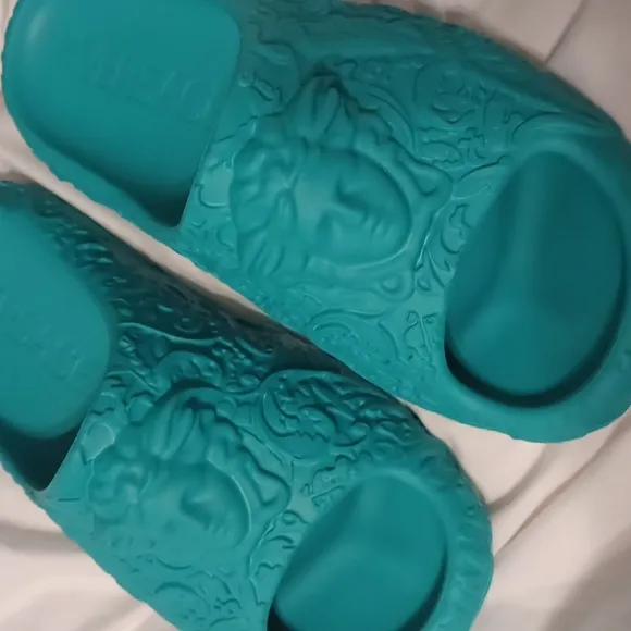 NEW! Men's VERSACE Baroque &amp; Medusa head embossed pool slides!